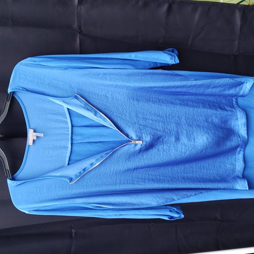 NWT Vince Camuto City Blue Zipper blouse L